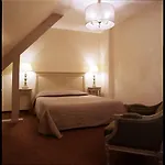 Antares & 3* La Rivière-Saint-Sauveur