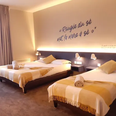 Antares & Szálloda La Rivière-Saint-Sauveur