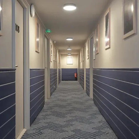 Antares & Szálloda La Rivière-Saint-Sauveur