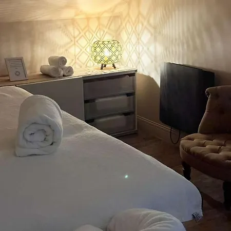 Antares & Szálloda La Rivière-Saint-Sauveur