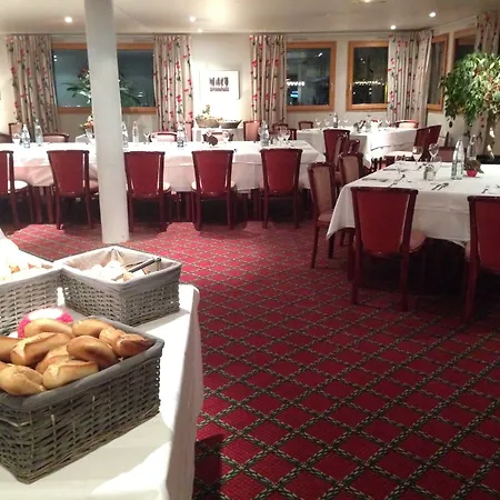 Antares & Szálloda La Rivière-Saint-Sauveur