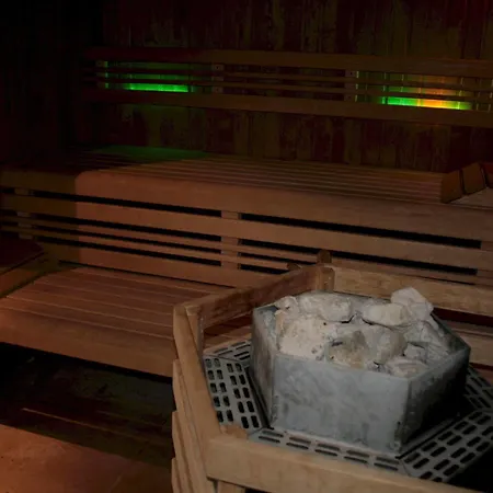 Szálloda Antares & La Rivière-Saint-Sauveur