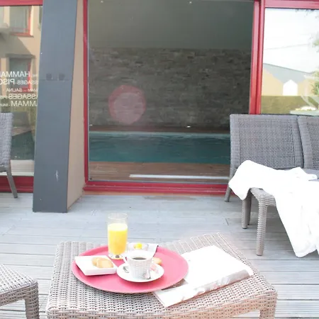 Antares & Szálloda La Rivière-Saint-Sauveur