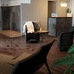 Hotel Antares & La Rivière-Saint-Sauveur