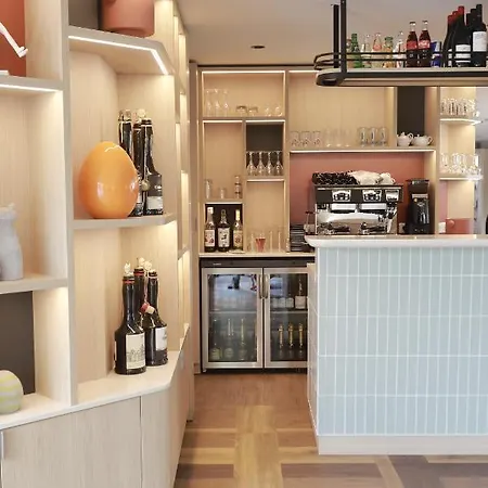 Ξενοδοχείο Antares & 3*