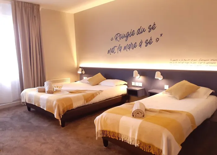 Antares & Hotel La Riviere-Saint-Sauveur