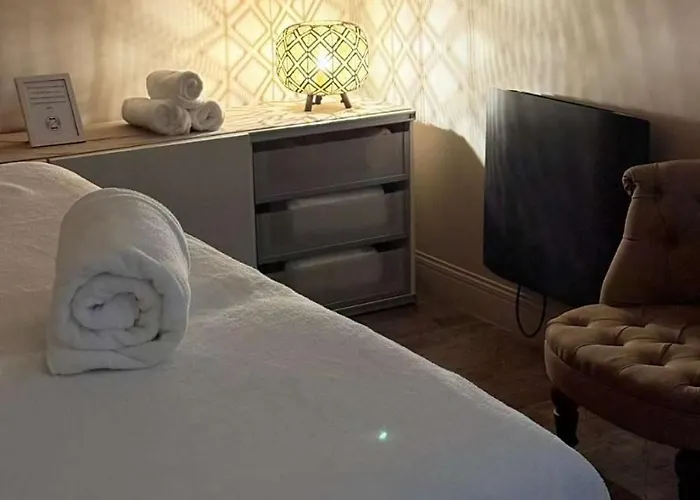 Antares & Hotel La Riviere-Saint-Sauveur