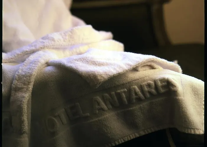 Hotel Antares & La Riviere-Saint-Sauveur