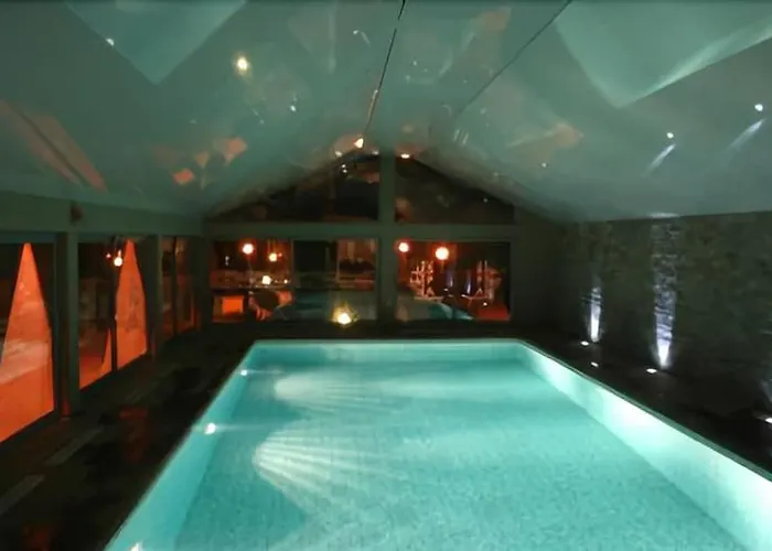 Antares & 3* La Riviere-Saint-Sauveur