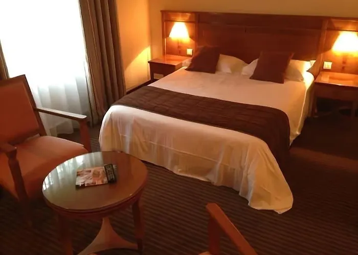 Hotel Antares & La Riviere-Saint-Sauveur